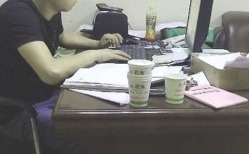 ����}(c��ng)�}(c��ng)�܆T��K�������Y(ji��)���ģ�ͨ��16ƪ��