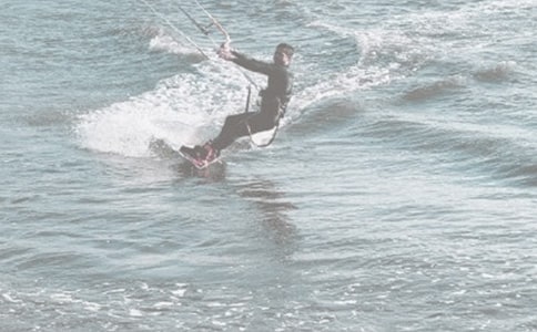 沖浪記小學(xué)作文300字