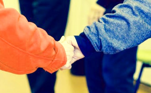 中學(xué)生作文不和自己講和