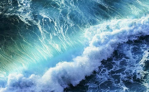 以一朵美麗的浪花為話題的記敘文