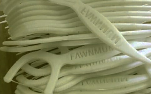 牙線的使用方法圖片